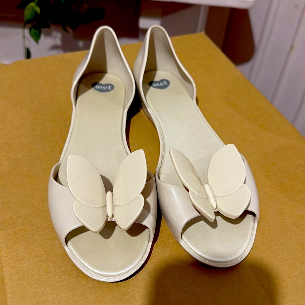 Mel jelly butterfly open toe shoes. Size 8